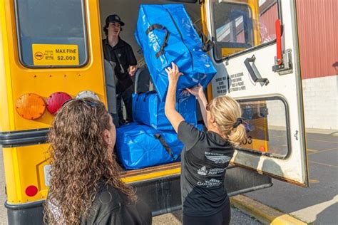 In Hamilton and Six Nations, 'good neighbours' are sending kids .